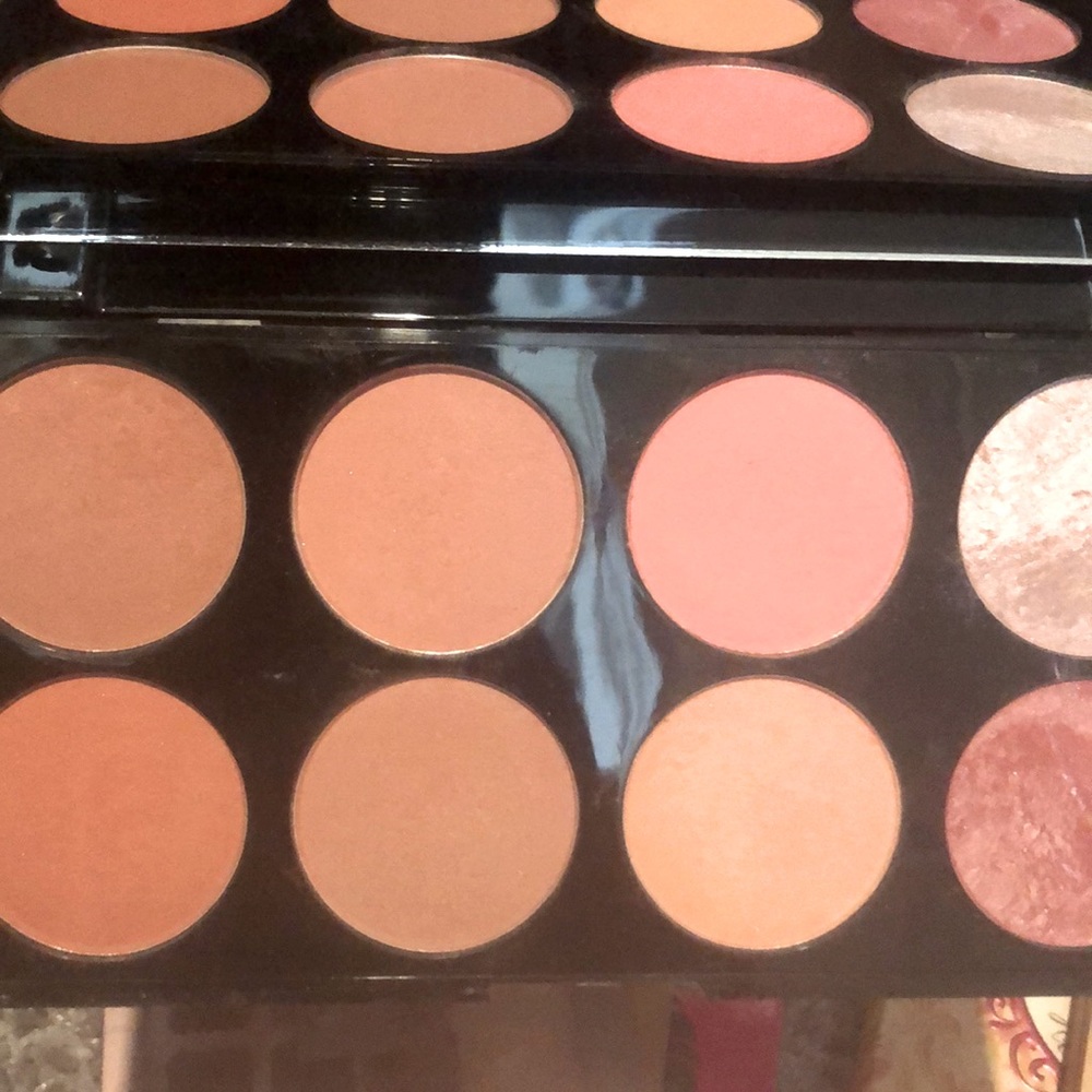 Makeup Revolution Blush & highlighter Palette